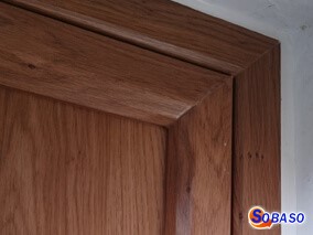 Angle de porte entrée PVC chêne liège