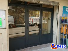 Entrée de magasin en aluminium gris 7016