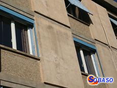 Fenêtre PVC de remplacement avec volet roulant bleu